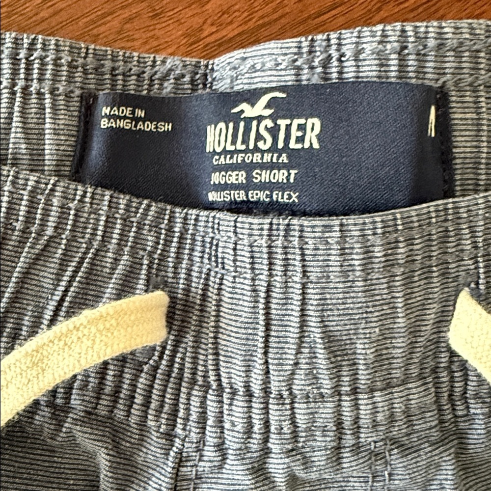 Hollister Men's Jogger Short with White Drawstring~ Size: Medium - Picture 2 of 6